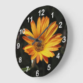 Grande horloge murale orange de fleur (Angle)