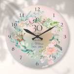 Grande Horloge Ronde 30e anniversaire de Mariage Roses Floral Pearl<br><div class="desc">Doté d'une délicate aquarelle fleurie sur un arrière - plan de perles,  cette horloge botanique chic 30e anniversaire mariage peut être personnalisée avec vos détails spéciaux anniversaire perles mis en place dans une typographie élégante. Conçu par Thisisnotme©</div>