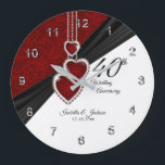 Grande Horloge Ronde 40ème anniversaire du Mariage de Ruby en blanc<br><div class="desc">⭐ ⭐ ⭐ ⭐ 5 Star Review. 🥇 UN DESIGN D'ART ORIGINAL DE DROIT D'AUTEUR DE Donna Siegrist SEULEMENT DISPONIBLE SUR ZAZZLE!. Personnalisez l'horloge. 40e, 52e ou 80e anniversaire du Mariage Ruby Gardez ou des années de service prêtes pour vous à personnaliser. REMARQUE : SEULEMENT CHANGER LES ZONES MODÈLES NÉCESSAIRES!...</div>