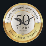 Grande Horloge Ronde 50e anniversaire du mariage noir et or<br><div class="desc">Elégant or et blanc moderne personnalisable design Anniversaire. Customisez facilement vos noms et les années de votre anniversaire.</div>