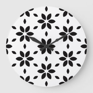 Grande Horloge Ronde Abstract Black Flower Petals on White Background