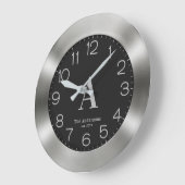 Grande Horloge Ronde Ajouter votre propre Monogramme Noir & Argent Nom (Angle)