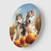 Grande Horloge Ronde Alaskan Malamute Chiot Automne Citrouille délice (Angle)
