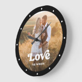 Grande Horloge Ronde Amour | Script moderne avec photo noir et blanc (Angle)