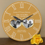 Grande Horloge Ronde Anniversaire d'or mariage passé photo actuelle<br><div class="desc">Customisé or mariage anniversaire horloge personnalisez avec vos photos de couple à l'époque et maintenant, année du mariage et les noms ou la relation avec vous. L'exemple donne Jasmina et Tommy Robinson 50e anniversaire de Mariage d'or, votre mariage et la date actuelle. D'autres articles correspondants sont disponibles. Double or métal...</div>