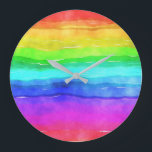 Grande Horloge Ronde Aquarelle arc-en-ciel<br><div class="desc">Bandes horizontales multicolores et lumineuses,  peintes en aquarelle,  très arrière - plans à la personnalisation avec votre propre texte ou images ou gardez un design gai.</div>