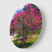 Grande Horloge Ronde Arbre de myrte de crêpe en floraison (Angle)