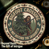 Grande Horloge Ronde Bigfoot Crossing Sasquatch Rustic