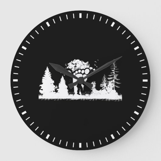 Grande Horloge Ronde Bigfoot in the Forest Sasquatch Yeti (Recto)
