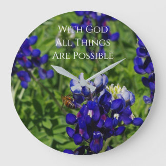 Grande Horloge Ronde Bluebonnets & Bee avec Dieu Tout Est Possible 