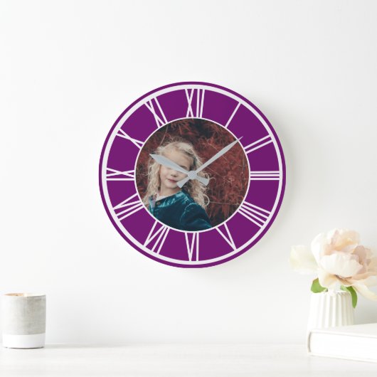 Grande Horloge Ronde Bordure de chiffres romains blancs violet ajouter (Maison)
