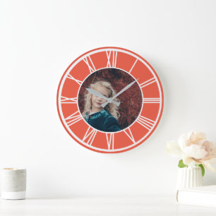 Grande Horloge Ronde Bordure numérique romaine blanche Orange Rouge pho