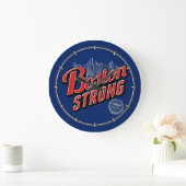 Grande Horloge Ronde Boston Strong dans un décor rouge et bleu (Maison)