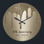 Grande Horloge Ronde Bouches d'or personnalisées 50e anniversaire de Ma<br><div class="desc">Boucles d'or personnalisées 50e anniversaire de Mariage horloge murale</div>
