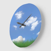 Grande Horloge Ronde Boule de golf dans l'herbe (Angle)