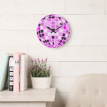 Grande Horloge Ronde Boule Disco Rose Purple Moderne Dessin Blanc<br><div class="desc">Danse,  danse ! Conception de mirrorball disco à feuillage persistant pour chaque reine dansante. Disco ball illustration décor intérieur esthétique rose,  produits de fête et cadeaux.</div>