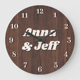 Grande Horloge Ronde Brown Arrière - plan en bois Valentine Couple Nom