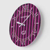 Grande Horloge Ronde Cadran vertical Fuchsia Stripes personnalisé sur u (Angle)