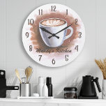 Grande Horloge Ronde Café Latte Espresso Cuisine personnalisée Mur<br><div class="desc">Café Latte Espresso Cuisine Personnalisée Mur Grande Horloge. Nom personnalisé tendance Personnalisé Personnalisé Personnalisé Cuisine moderne rétro Latte Espresso Java Café Clock Wall Clock par Printable Joli. L'horloge parfaite pour la cuisine,  et fait un grand cadeau pour les amateurs de café!</div>