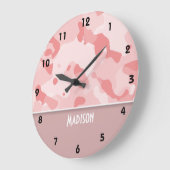 Grande Horloge Ronde Camo rose bébé; Personnalisé (Angle)