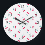 Grande Horloge Ronde Cerise esthétique Cerises Motif blanc<br><div class="desc">Le motif minimaliste aux cerises sucrées en rouge et blanc est délicat et parfait pour un mariage d'été.</div>