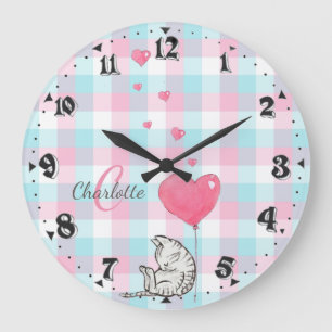 Grande Horloge Ronde Chat couché mignon rose Monogramme bleu