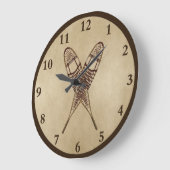 Grande Horloge Ronde Chaussures À Neige Sur Papier Ancien (Angle)
