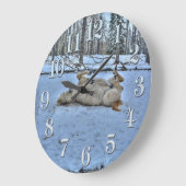 Grande Horloge Ronde Cheval blanc rouler dans la neige hivernale (Angle)