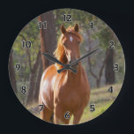 Grande Horloge Ronde Cheval Dans Les Bois<br><div class="desc">Cheval dans les bois dans sa belle gloire brune. Les chevaux sont loyaux et affectueux dans la nature et dans l'écurie.</div>