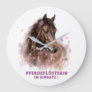 Grande Horloge Ronde Chuchoteuse de chevaux en action !