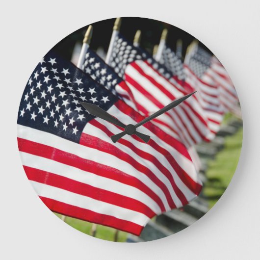 Grande Horloge Ronde Cimetière militaire historique avec drapeaux améri (Recto)