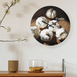 Grande Horloge Ronde Cinq gousses entières d'ail