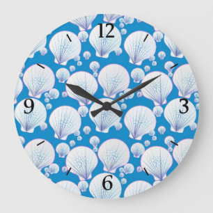 Grande Horloge Ronde Coques de mer blanches sur un arrière - plan bleu
