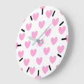 Grande Horloge Ronde Coton Candy Pink coeurs sur blanc (Angle)