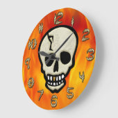 Grande Horloge Ronde Crâne de feu avec des chiffres faits d'os (Angle)