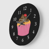 Grande Horloge Ronde Cupcake Rose Cute Sur Noir (Angle)