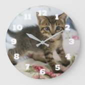 Grande Horloge Ronde Cute Tabby Kitten À L'Air Surpris (Recto)