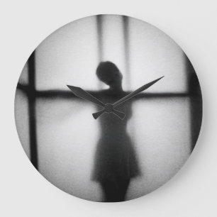 Grande Horloge Ronde Danse fantôme à l'intérieur de la cage de verre