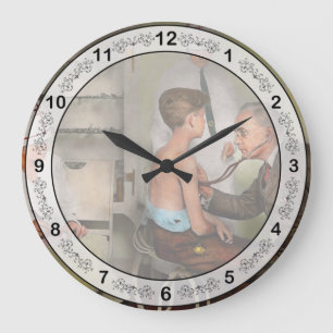 Grande Horloge Ronde Docteur - Au cabinet du pédiatre 1925