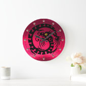 GRANDE HORLOGE RONDE DRAGON NOIR, GEMMES JAUNES PINK FUCHSİA (Maison)