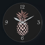Grande Horloge Ronde élégant faux rose or tropical ananas<br><div class="desc">Design minimaliste et élégant représentant l'ananas en or faux rose. Vous pouvez choisir la couleur arrière - plan.</div>