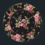 Grande Horloge Ronde Élégant rose Vintage Roses-Black Arrière - plan<br><div class="desc">Superbes sprays de roses romantiques élégantes et feuillage vert sur arrière - plan noir avec graphique floral central en option. Le motif est transparent et peut être redimensionné vers le haut ou vers le bas à l'aide des boutons de mise à l'échelle et - de l'outil de conception. Les éléments...</div>
