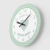 Grande Horloge Ronde En vichy plaid vert et blanc avec nom (Angle)
