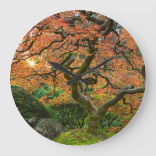 Grande Horloge Ronde Érable dans les jardins japonais en automne