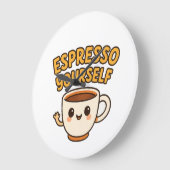 Grande Horloge Ronde Espresso Vous-Même | Conception sympa et amusante  (Angle)