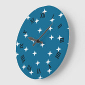 Grande Horloge Ronde Étoiles blanches en bleu (Angle)
