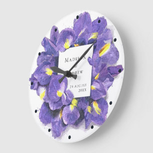Grande Horloge Ronde Étonnant violet Irises Aquarelle Floral Mariage