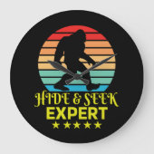 Grande Horloge Ronde Expert Bigfoot Cache-Cache Drôle (Recto)
