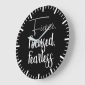 Grande Horloge Ronde Fierce, Focused, Fearless - Hustle, Gymnase, Succè (Angle)