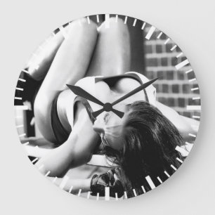 Grande Horloge Ronde Fille féminine chaude de forme physique